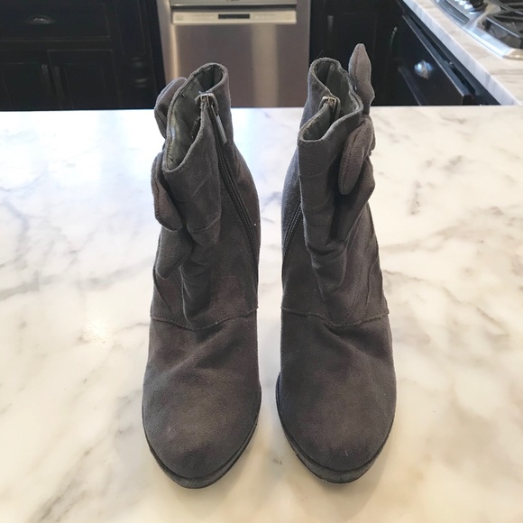 Size 9 Forever 21 Gray Booties with Bow Detail - Picture 2 of 5